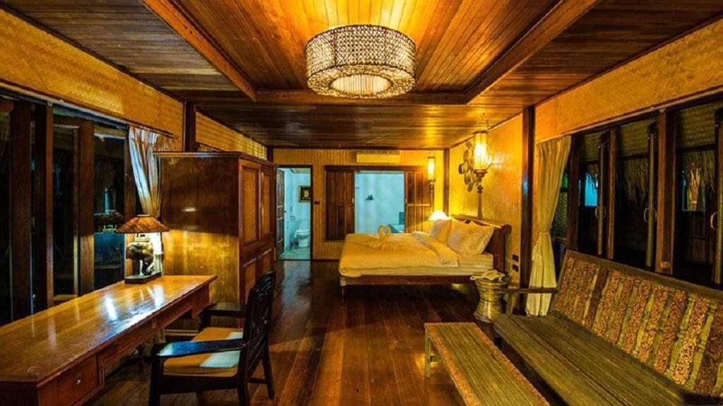 Bora Bora Villa Phuket シャロン エクステリア 写真